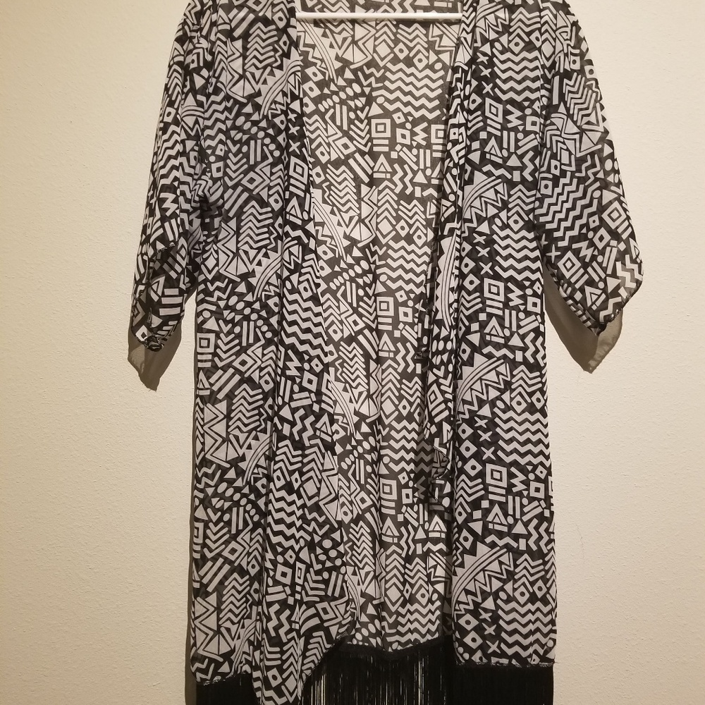 Lularoe Monroe Kimono